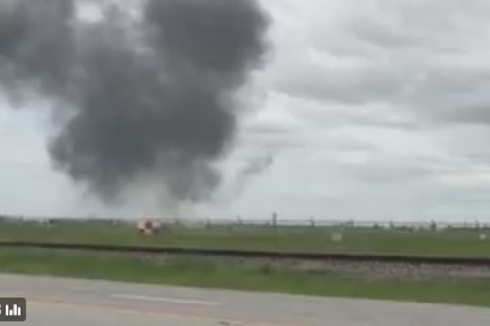 (VIDEO) SRUŠIO SE AMERIČKI LOVAC: F-16 pun pao odmah po poletanju!
