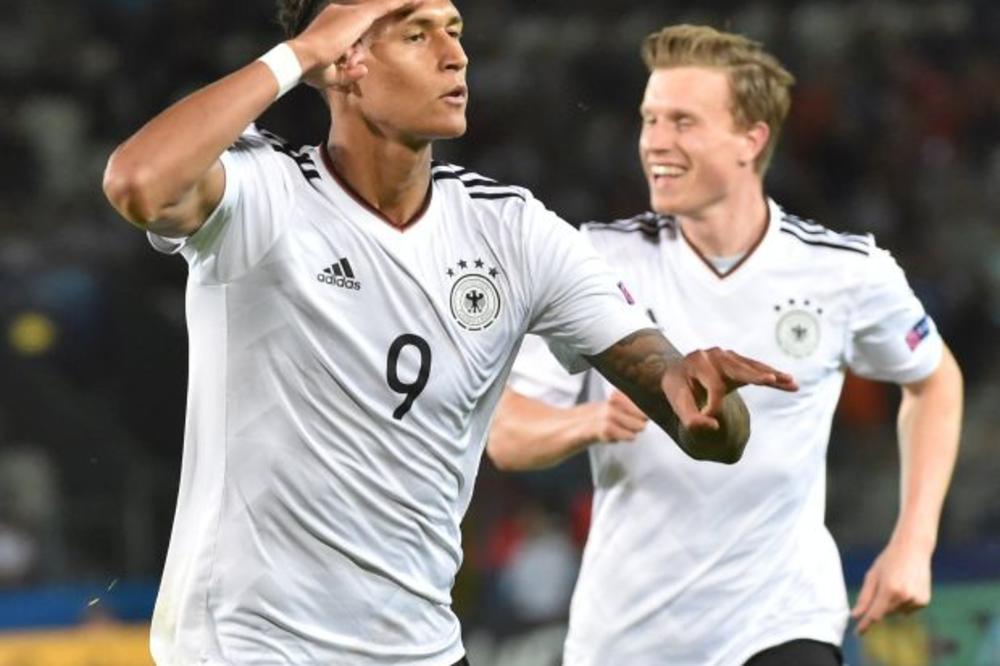 (VIDEO) DANCI SE VRAĆAJU KUĆI: Ubedljive pobede mladih fudbalera Nemačke i Češke
