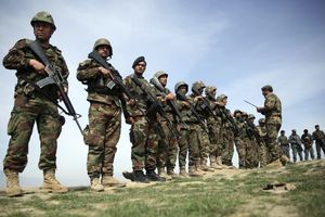 (VIDEO) STRAĆILI BOGATSTVO NA UNIFORME KOJE NE SAKRIVAJU: Pentagon na Avganistansku vojsku bacio 28 miliona dolara