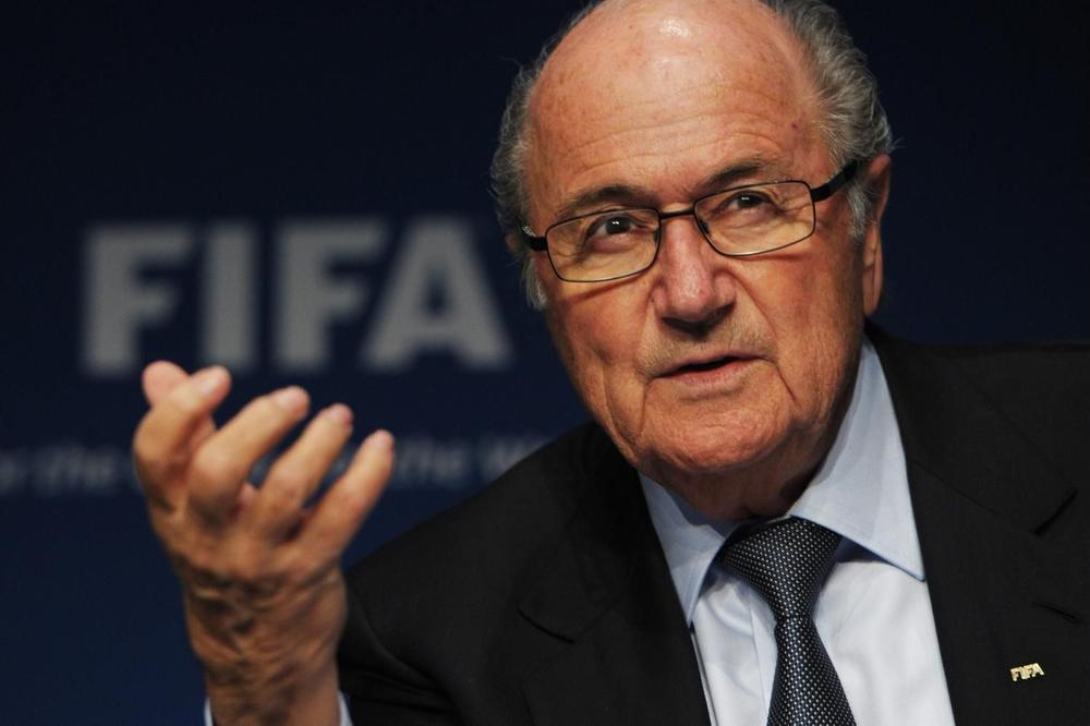 BLATER DEMANTUJE PRIMANJE MITA! Bivši prvi čovek FIFA pomenuo političke dogovore...