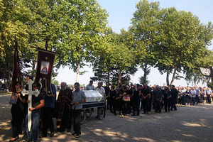 (FOTO, VIDEO) TUGA U VRBASU: Sahranjen Miloš Makša žrtva saobraćajne nesreće u Bugarskoj, otac u teškom stanju prebačen u Niš