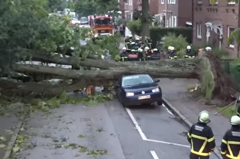 (VIDEO) OLUJA POHARALA NEMAČKU: Dvoje mrtvih u nezapamćenom nevremenu