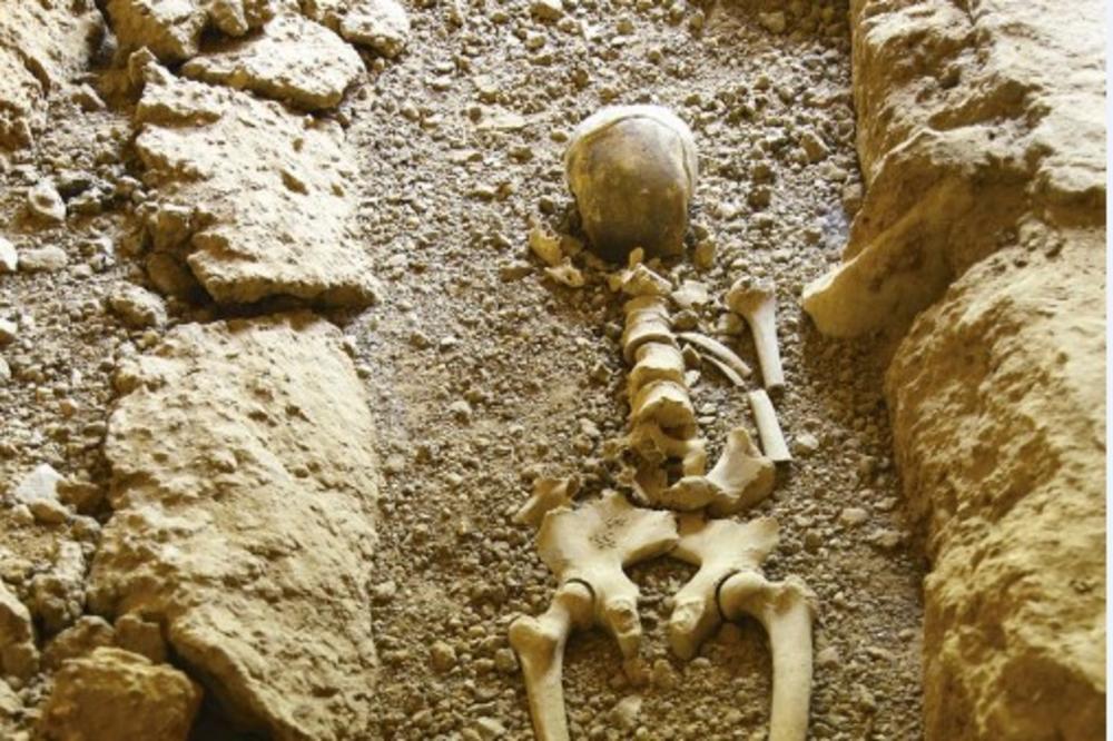 (FOTO) NEVEROVATNO OTKRIĆE: Evo kako je izgledao prvi moderan Britanac, star 10.000 godina!