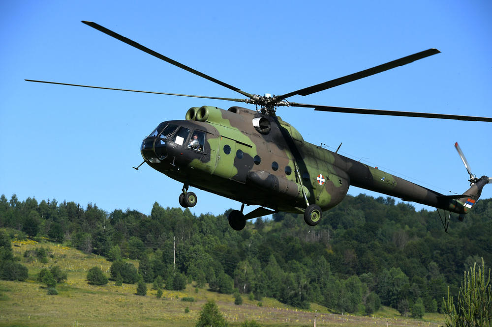 BEZ PANIKE: Helikopteri Vojske Srbije nadleću Beograd