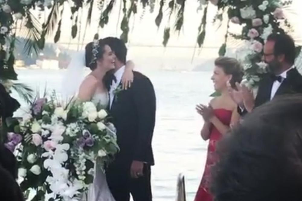 (VIDEO, FOTO) OŽENIO SE BALI BEG: Venčanje kao u seriji, mlada nikad lepša! Pogledajte kako je rekla DA!