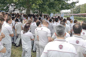 TENZIJE: Italijanski radnici podržali štrajkače Fijata u Kragujevcu!