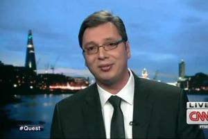 VRIŠTAO MU JE OD SMEHA CEO SVET! Voditeljka CNN ispalila Vučića! Prekrstila ga je, a on ni da pisne! (VIDEO)