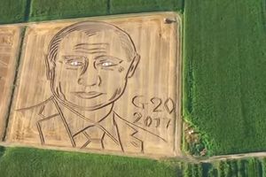 (VIDEO) PUTIN MEĐU KUKURUZIMA: Traktorom napravio portret predsednika od 135 metara