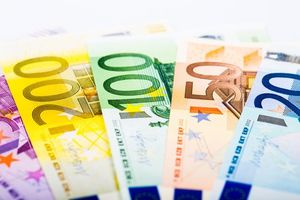 BOGATAŠI ĆE IMATI SVOJU VALUTU: Evro, dolar i sve ostale biće nestabilne i u padu