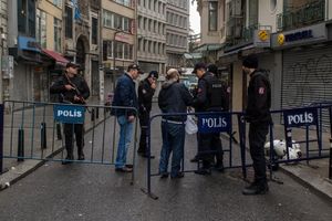 SRPSKA BANDA PLANIRALA VELIKU PLJAČKU U ISTANBULU? Policija upala u stan, pronašli NAORUŽANJE i duge cevi!
