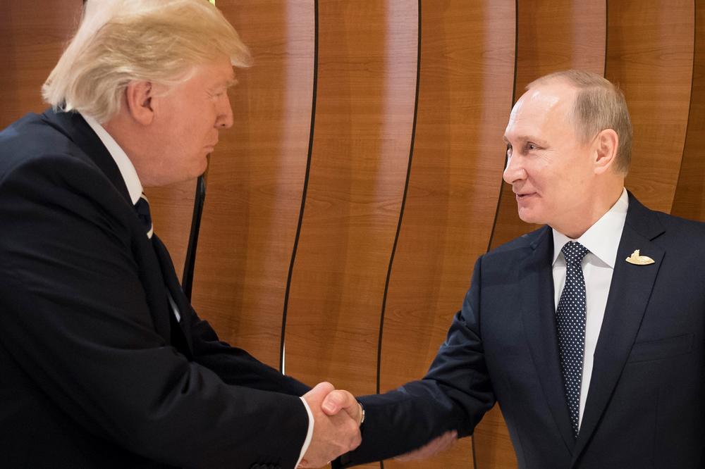 (FOTO, VIDEO) OVO JE ČEKAO CEO SVET: Procurile prve slike Putina i Trampa kako se rukuju