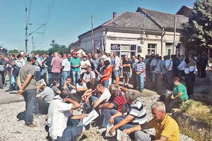 REVOLT: Radnici Goše ne odustaju od protesta po cenu hapšenja, iz MUP-a tvrde da nisu zabranili skup