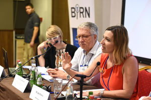 MEDIJSKI EKSPERTI IZ EVROPE SLOŽNI: Sve su veći politički i ekonomski pritisci na novinare i urednike na Balkanu