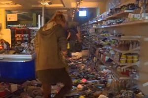(VIDEO) DEMONSTRANTI POHARALI HAMBURG: Obijene i opljačkane desetine prodavnica u naletu besne rulje