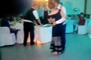 (VIDEO) MLADENCI SU SE HVATALI ZA GLAVU: Kum se zaneo sa devojkom na svadbi, a onda je usledio užas!