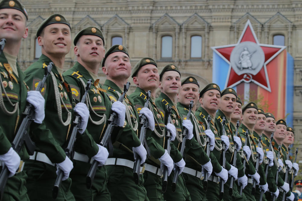 ODGOVOR AMERA: Rusi dovode 100.000 vojnika na vojne vežbe, a SAD šalju ovo na Baltik!