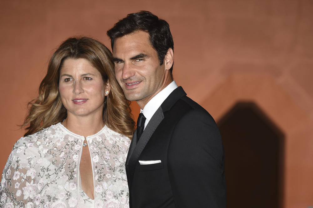 DOVELA JE LINIJU U RED, ALI NE I STAJLING: Mirka Federer ne haje za komentare! A haljina koju je obukla nije mogla da prođe bez njih (FOTO)
