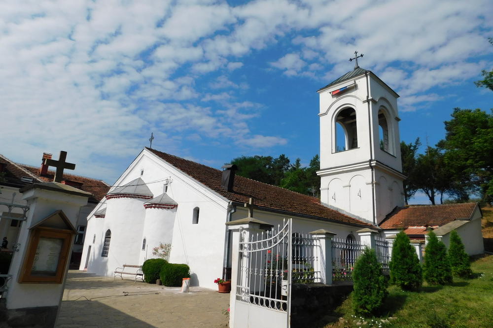 PROKUPLJE OBELEŽAVA GRADSKU SLAVU: Litija ispred crkve Svetog Prokopija, prvi put posle Drugog svetskog rata