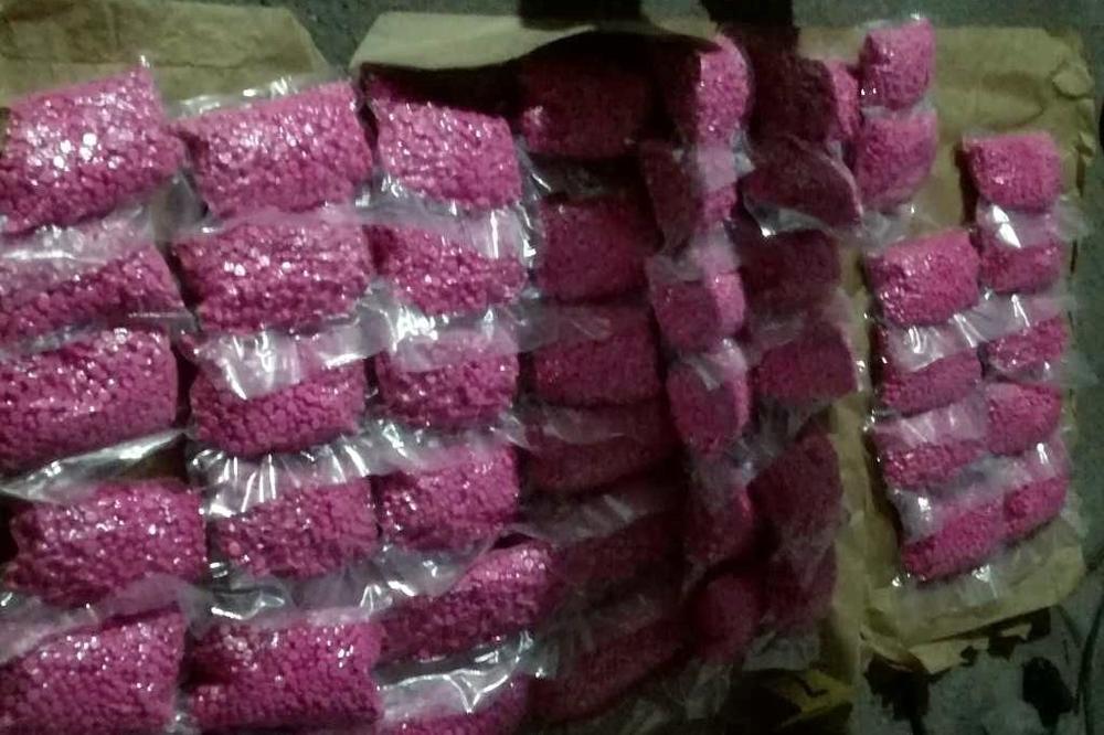 ZAPLENILI 5.000 TABLETA EKSTAZIJA U NOVOM PAZARU: Vlasnik kuće sa drogom u bekstvu