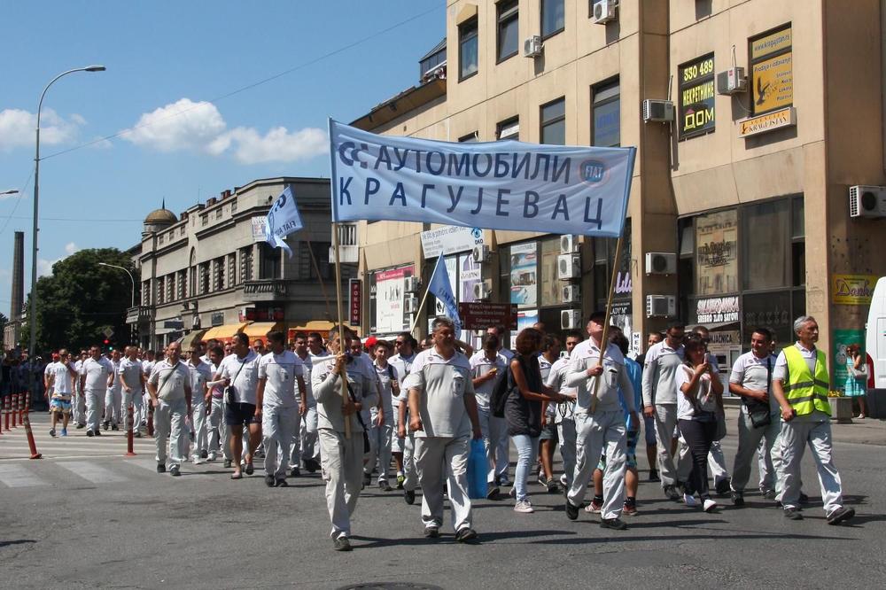 RADNICI FIJATA PODELJENI POSLE ŠTRAJKA: Neki su ljuti zbog prekida protesta, neki zadovoljni, a evo šta ih je najviše zabolelo