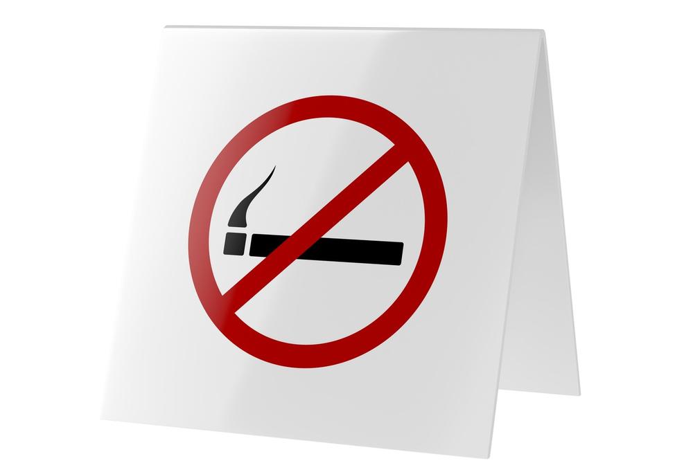 PUŠAČIMA SE CRNO PIŠE: Zabranjuje se pušenje na javnom mestu, čekaju vas drakonske kazne!