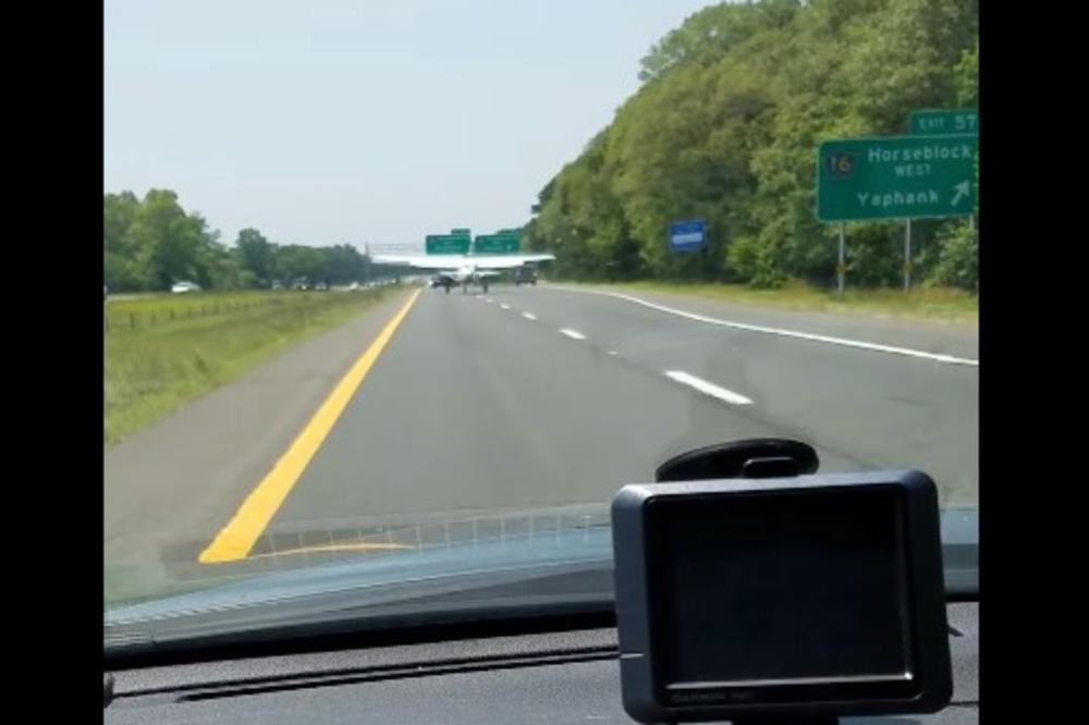 (VIDEO) SLETANJE ZA INFARKT: Nije bilo piste u blizini pa je pilot sleteo na autoput