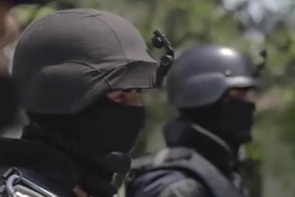 NAPETA SITUACIJA U KOSOVSKOJ MITROVICI: Policija na svakom koraku, građani uplašeni!