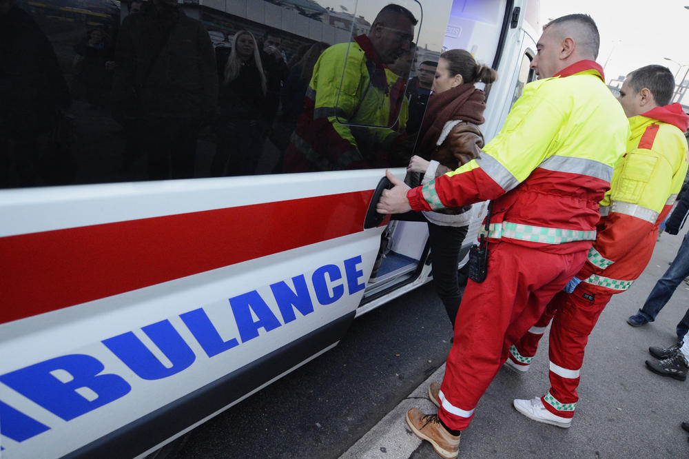 BURNA NOĆ U BEOGRADU: Dve osobe povređene u udesima, Hitna pomoć imala 113 intervencija