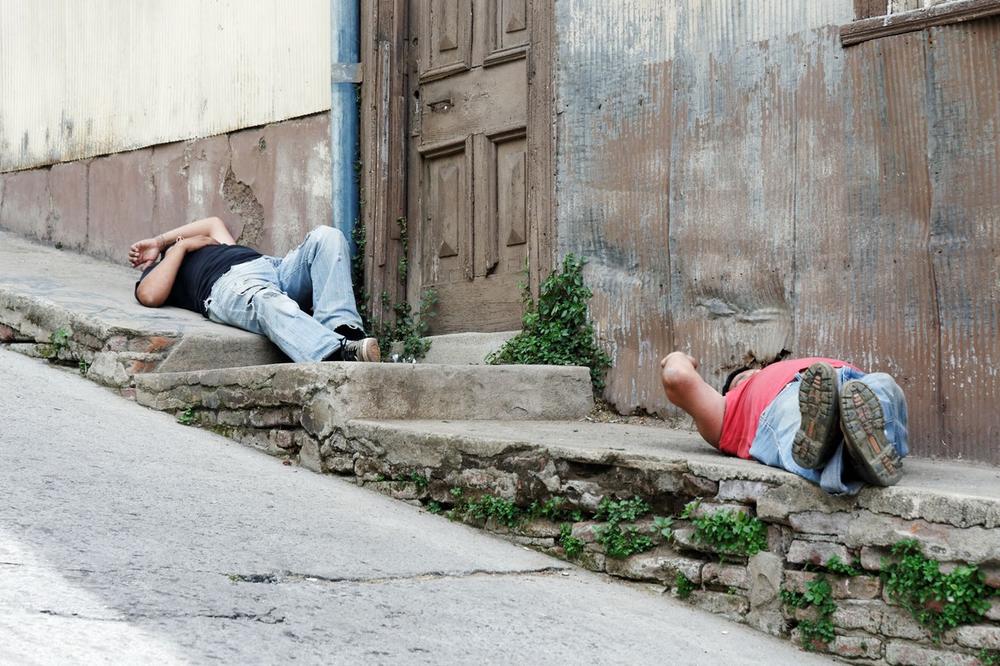 MASOVNO TROVANJE ALKOHOLOM U IRANU: Troje mrtvo, 48 u teškom stanju
