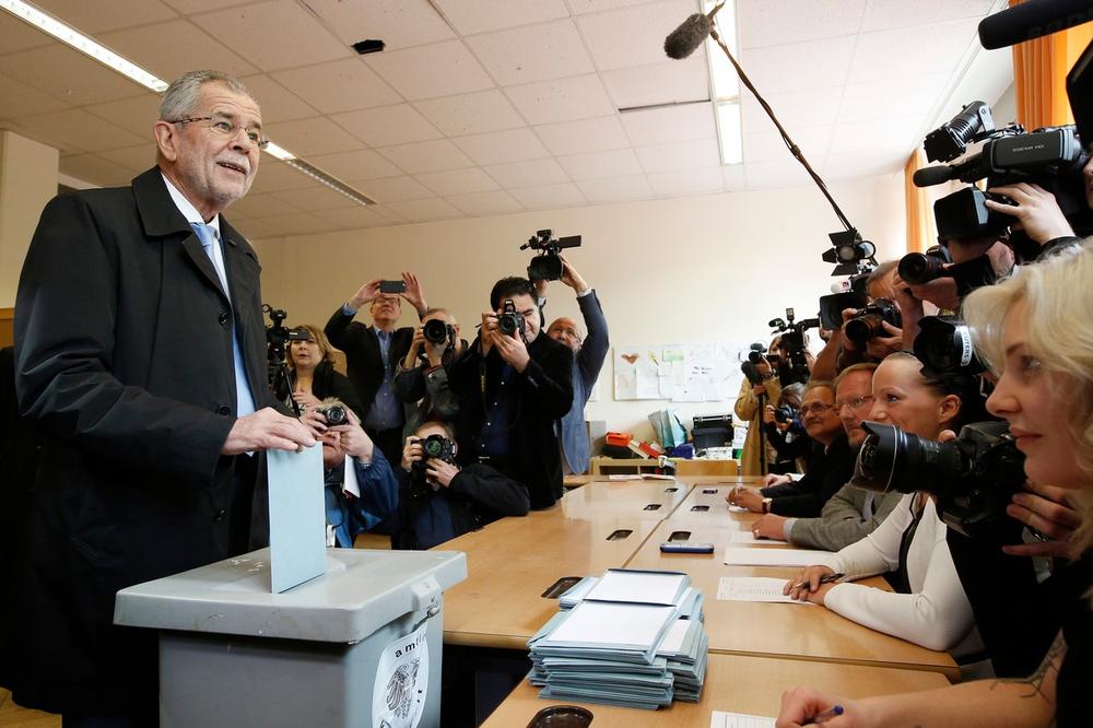 VISOKA CENA FELERIČNIH KOVERTI: Štamparija mora da plati pola miliona evra zbog odloženih izbora u Austriji
