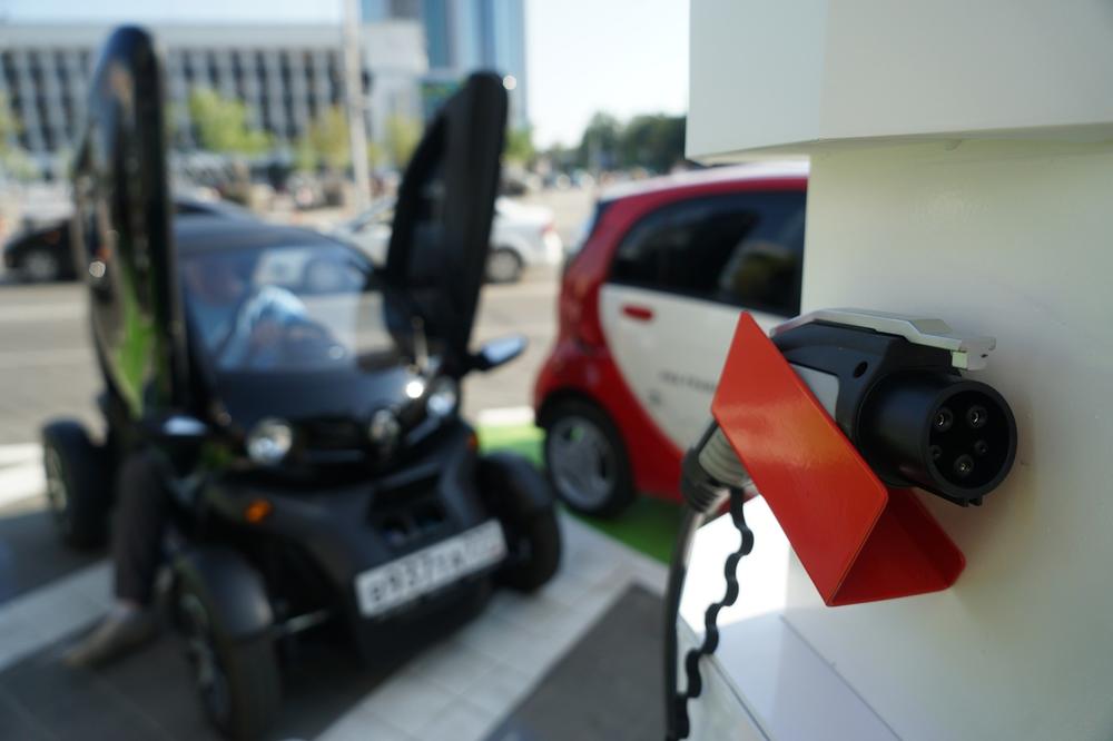 SRAMOTNO: U Srbiji 128 električnih vozila, a samo dva punjača