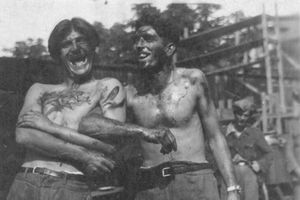 (UZNEMIRUJUĆI FOTO) KRVAVE USTAŠE SE VESELE POSLE KLANJA SRBA: Ovo je najbolesnija fotografija Drugog svetskog rata