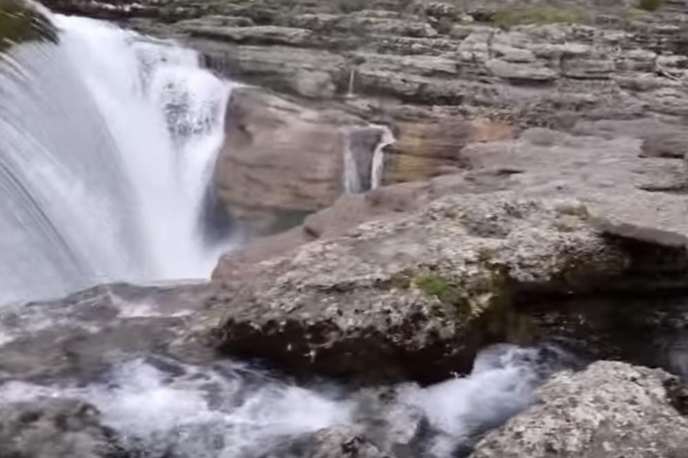 (VIDEO) VRELO LETO UZIMA SVOJ DANAK: Presušili Nijagarini vodopadi u Podgorici