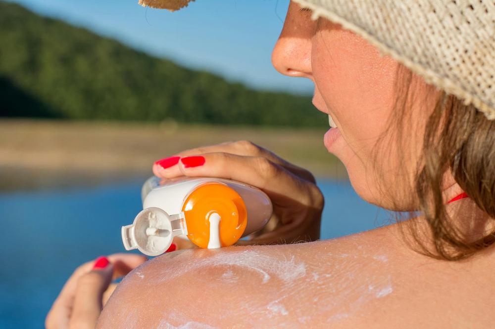 BUDITE OPREZNI: Od ove kreme za sunčanje možete da dobijete rak kože! Nikako je ne smete koristiti!