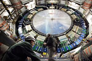 (FOTO) PANIKA U CERN-U: Ruski fizičar se napio, pa izazvao zemljotres!