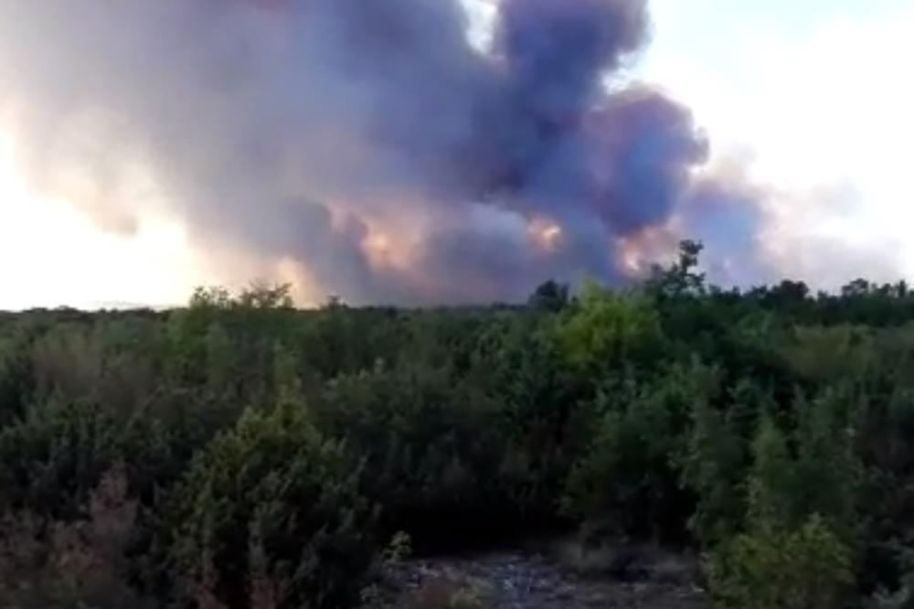 (VIDEO) HRVATSKO PRIMORJE PONOVO U PLAMENU: Požar besni kod Nacionalnog parka Krka