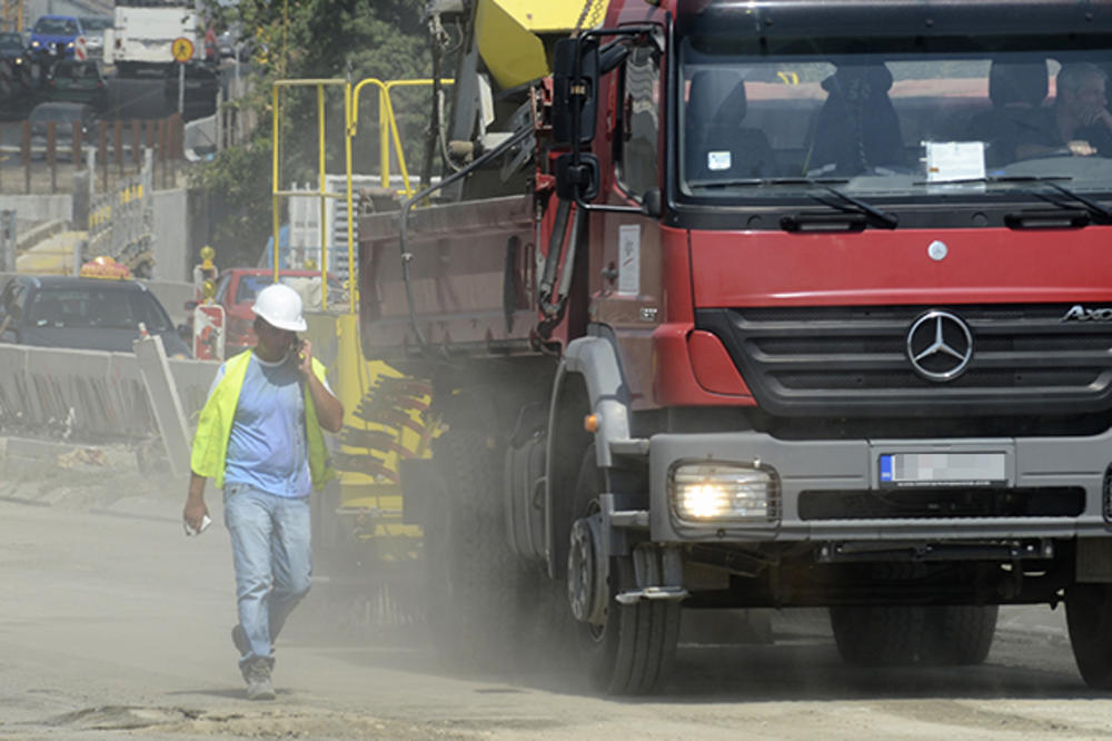 DRAMA U SLOVAČKOJ: Privedeni radnici iz Srbije nalaze se u Centru za strance! RADILI ZA JUŽNOKOREJSKU FIRMU, SAD ČEKAJU DEPORTACIJU