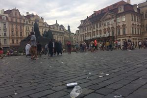 DELIJE POPRAVILE IMIDŽ KOD ČEHA: U Pragu samo trojica povređenih i dvojica uhapšenih