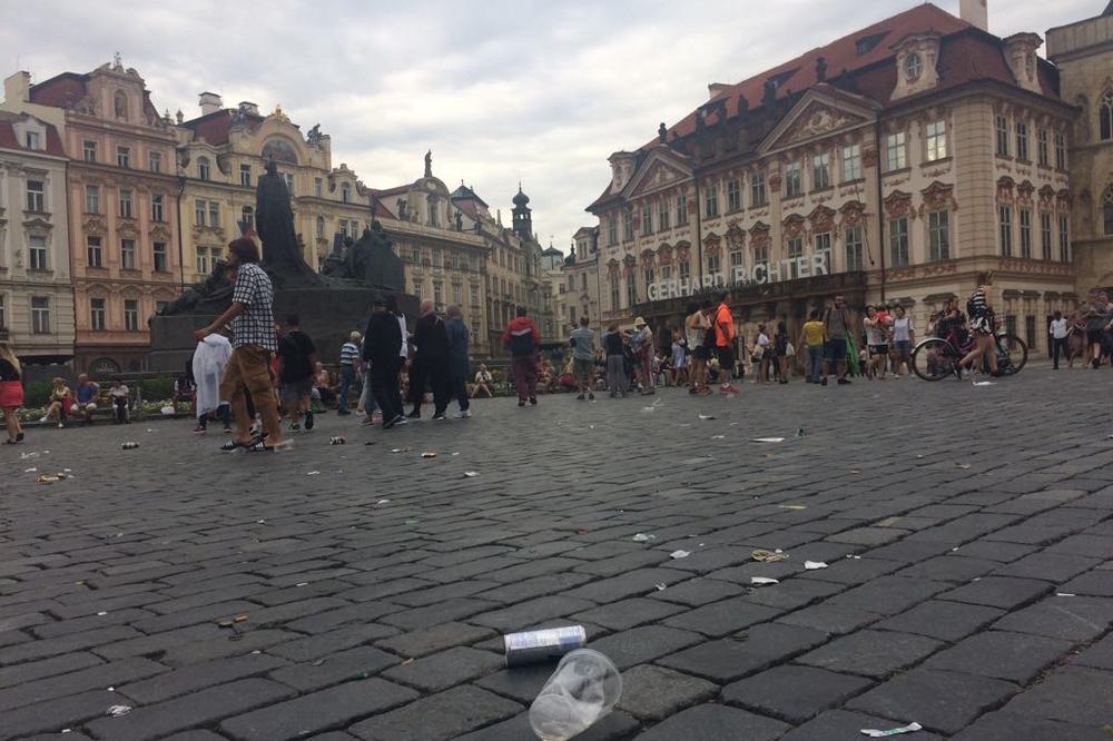 DELIJE POPRAVILE IMIDŽ KOD ČEHA: U Pragu samo trojica povređenih i dvojica uhapšenih