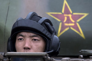 (VIDEO) KINA I INDIJA NA IVICI SUKOBA: Peking gomila vojsku u blizini Tibeta i vežba iz artiljerije