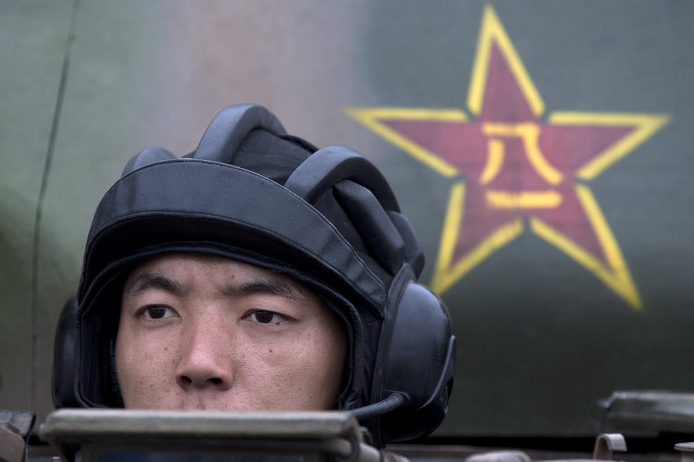 (VIDEO) KINA I INDIJA NA IVICI SUKOBA: Peking gomila vojsku u blizini Tibeta i vežba iz artiljerije