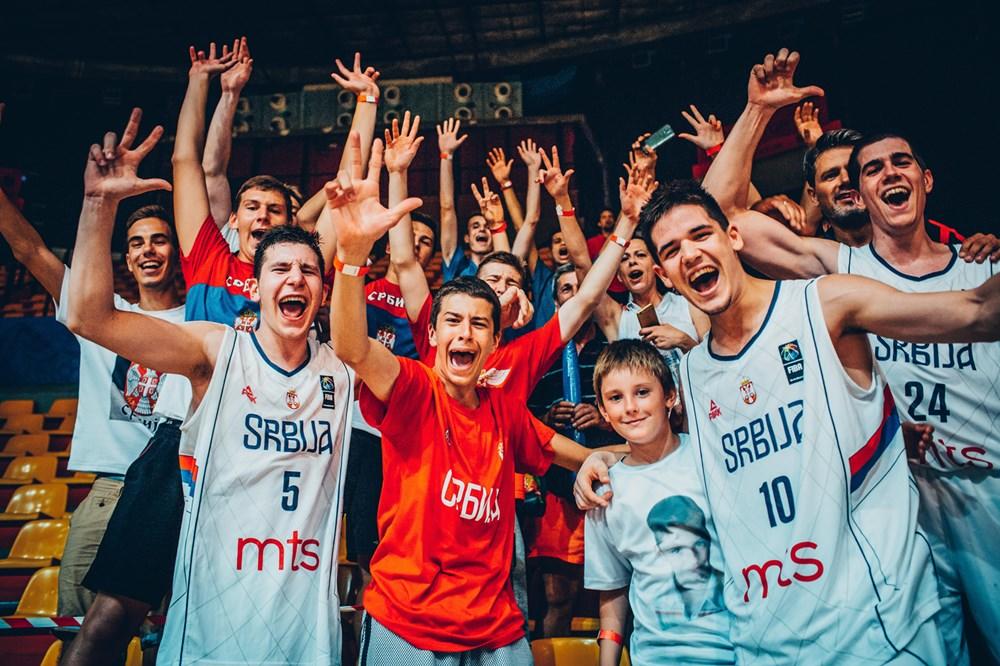 ORLIĆI U POLUFINALU EP: Mladi košarkaši Srbije deklasirali BiH, za finale sa Litvanijom