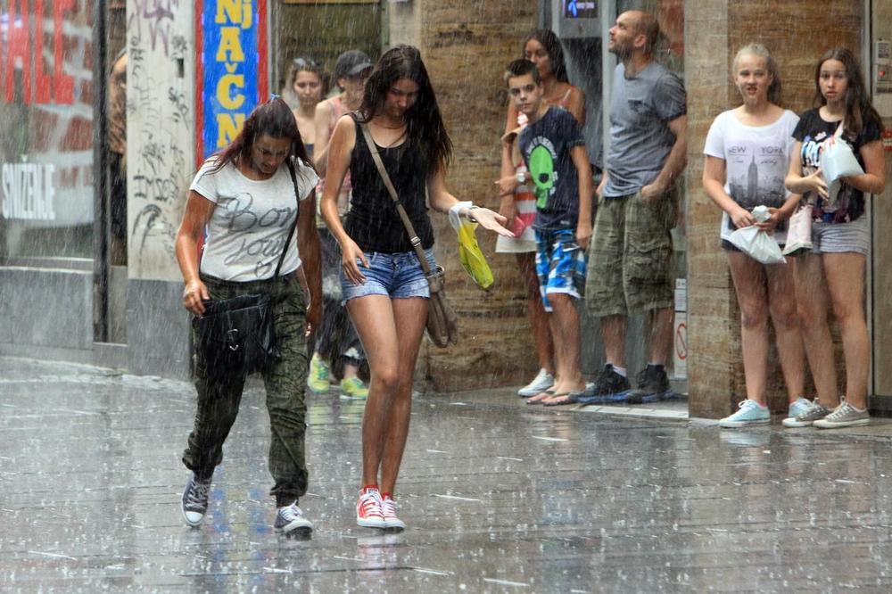 PODAVI NAS SPARINA: U Srbiji danas oblačno i kišovito, ali i dalje veoma toplo