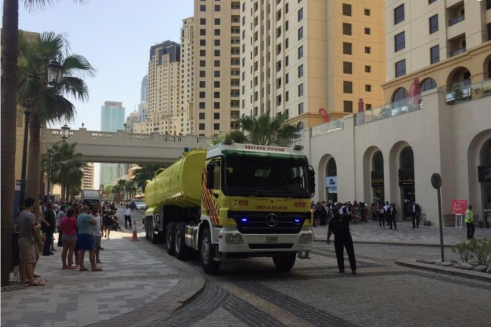 (VIDEO, FOTO) TREĆA VATRENA STIHIJA POGODILA DUBAI: Svi gosti hotela na vreme evakuisani!