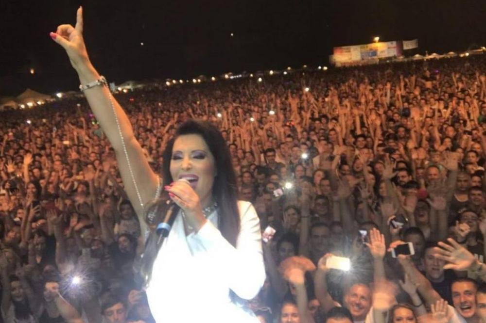 (VIDEO, FOTO) DRAGANA MIRKOVIĆ ODRŽALA KONCERT ZA PAMĆENJE: Evo zbog čega niko nije želeo da propusti njen nastup