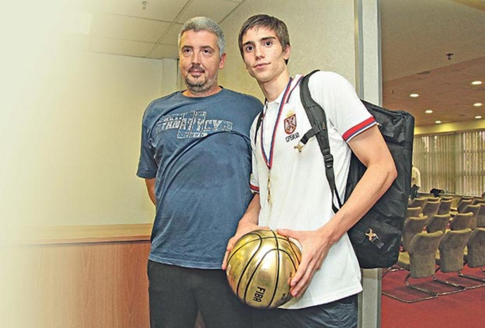 Nikola Mišković, Dejan Mišković, košarka, otac, sin, reprezentacija Srbije, juniori Srbije, zlatna medalja