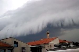 (VIDEO) KATAKLIZMA PRETI ISTRI: U Hrvatsku stigla super oluja iz Italije!