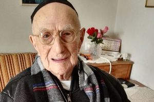 (FOTO) PREMINUO NAJSTARIJI ČOVEK NA SVETU: Preživeo je holokaust i doživeo 113 godina