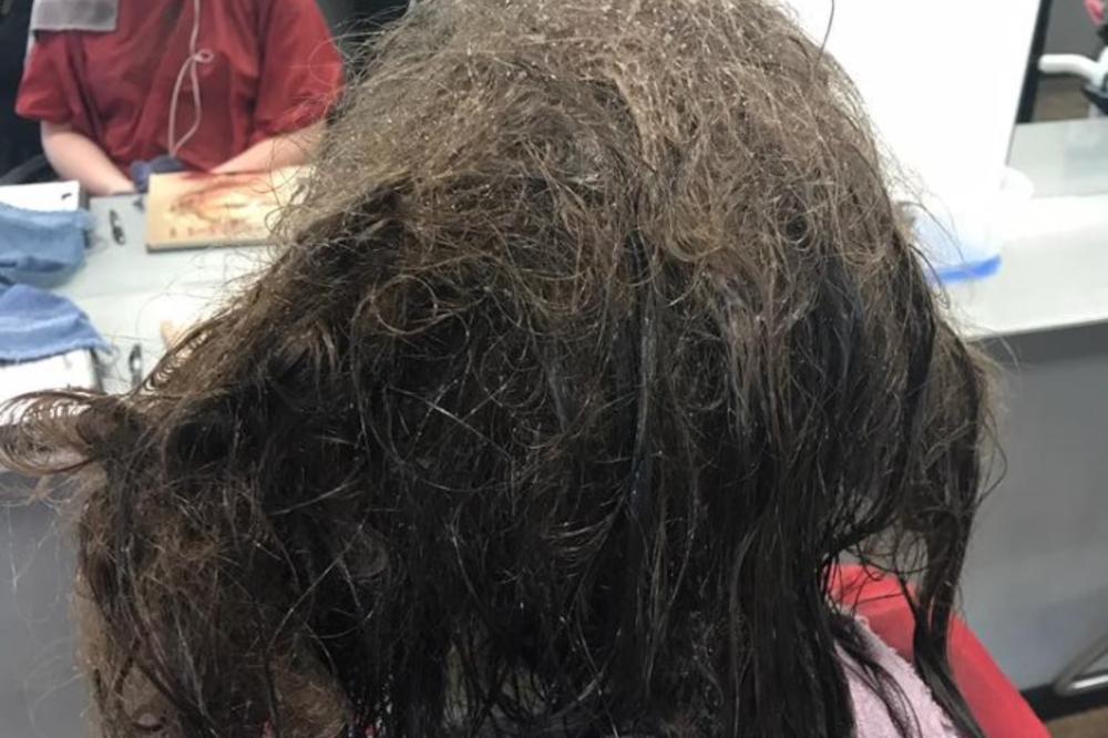 (FOTO) ZBOG DEPRESIJE NIJE IZLAZILA IZ SVOJE SOBE: Otišla je kod frizerke da se ošiša na ćelavo, a ona joj je promenila život!