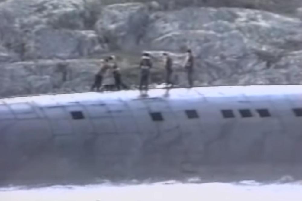 AGONIJA NA DNU MORA:  118 članova posade ruske podmornice umiralo je u mukama zarobljeno u METALNOM KOVČEGU! Uzrok tragedije ostao MISTERIJA (VIDEO)